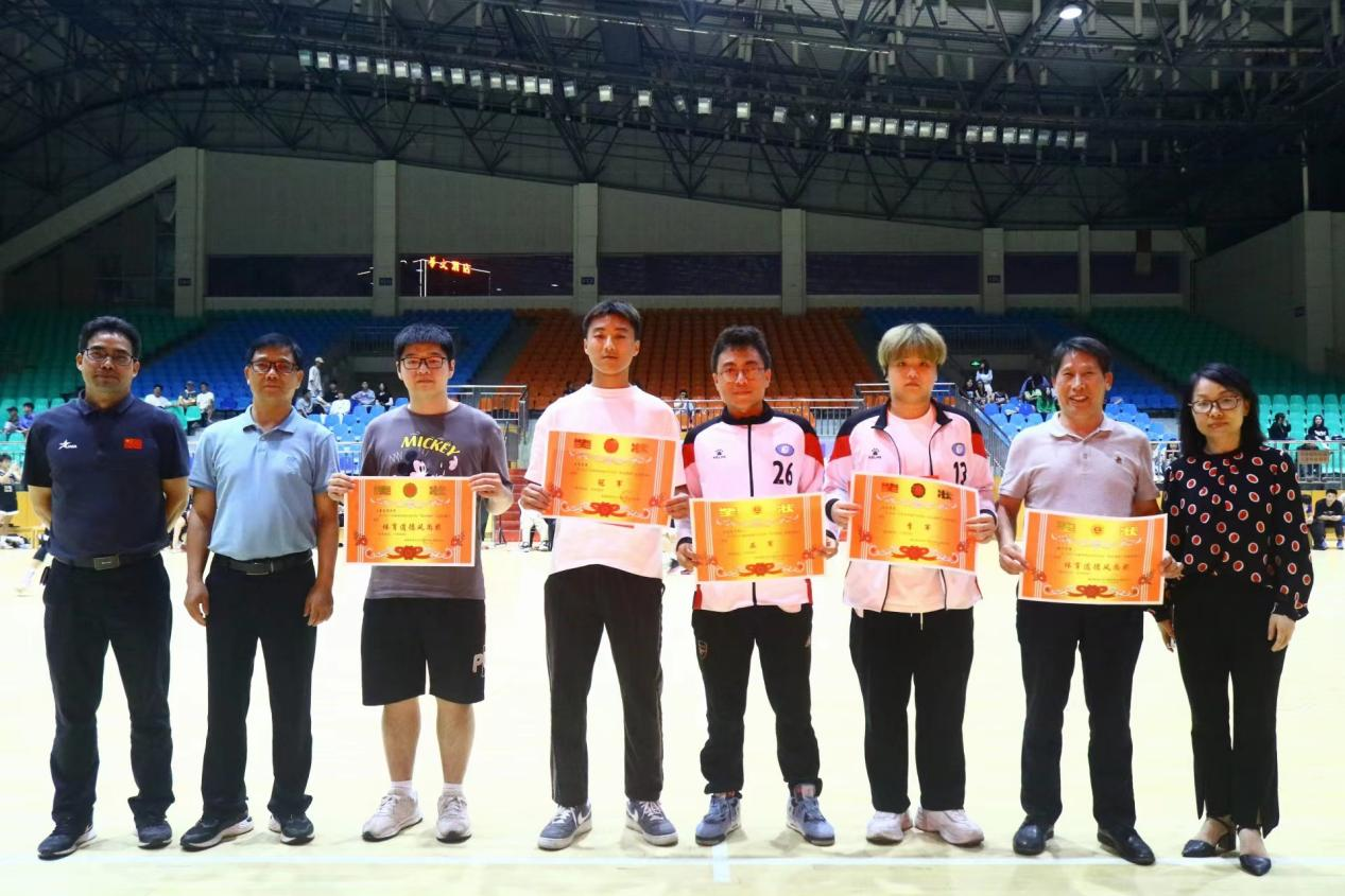 1686538603164079544.png 男子足球图片1.png