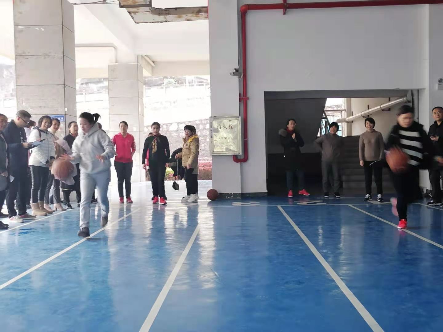 会计学院组织女教职工欢度“三八”国际劳动妇女节