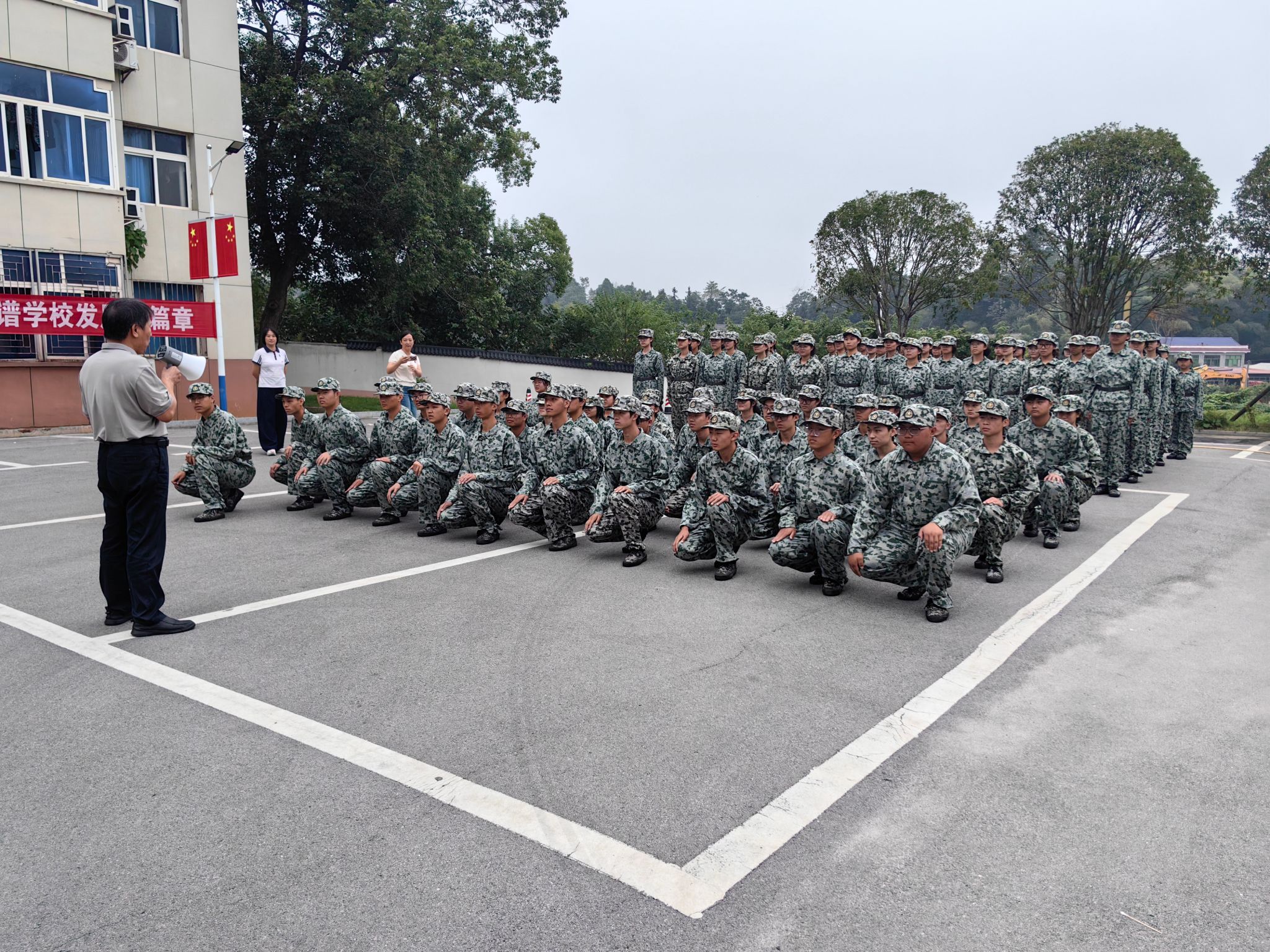 情系军训新生，关怀温暖人心