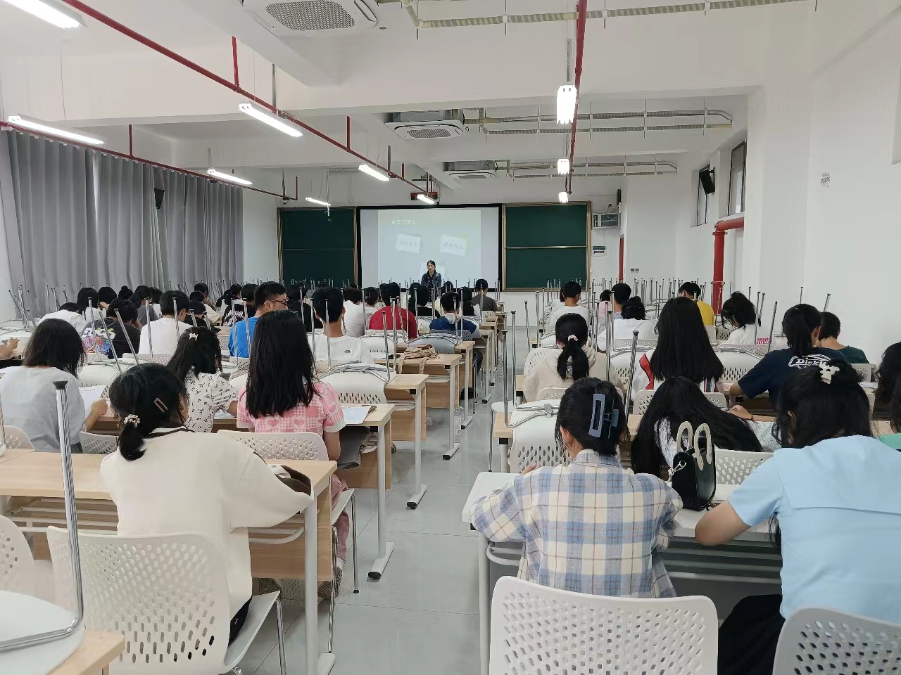 1698111750995076049.jpg 1698111750995076049.jpg