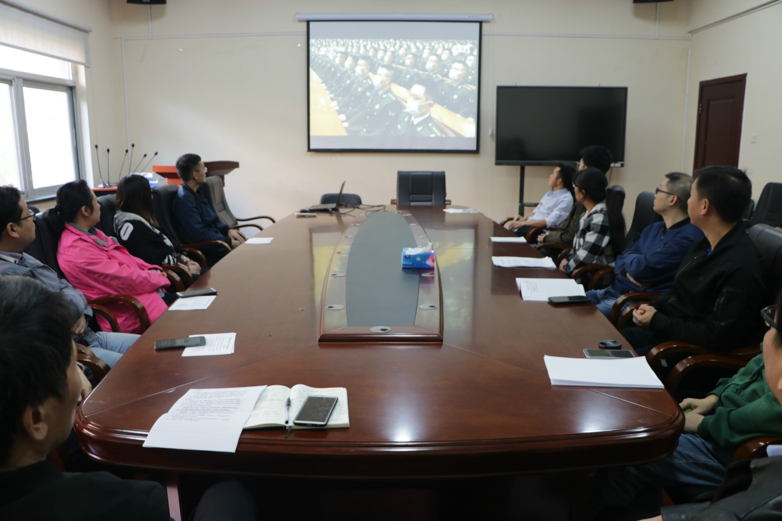 会计学院组织收看纪念中国人民志愿军抗美援朝出国作战70周年大会