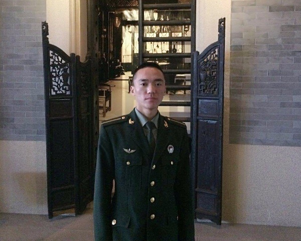 林川同学服役期间照片.png