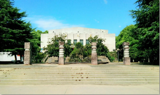 1679473309413001680.png q2.png