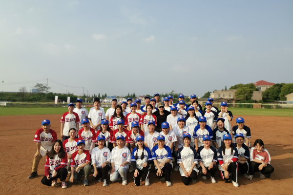 16人资二班HR主题沙龙实践课--启乐棒球团建活动