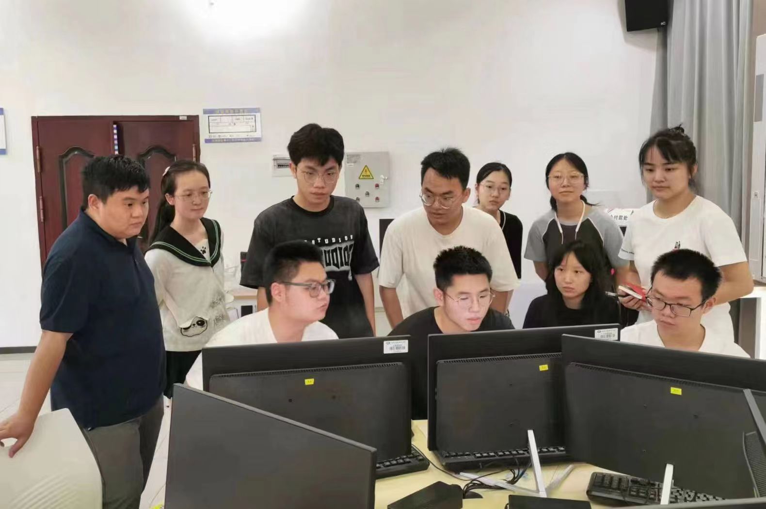 新道专家指导我院学子沙盘竞赛集训