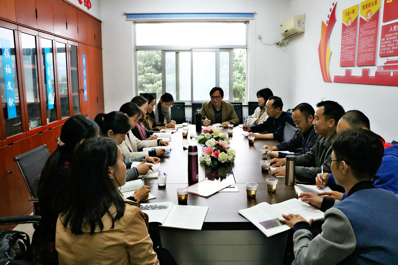 会计学院教师党支部开展应知应会知识抢答主题党日活动