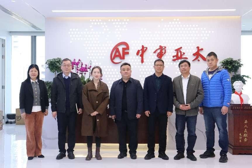 潘爱民副校长参观访问会计学院实践教学基地