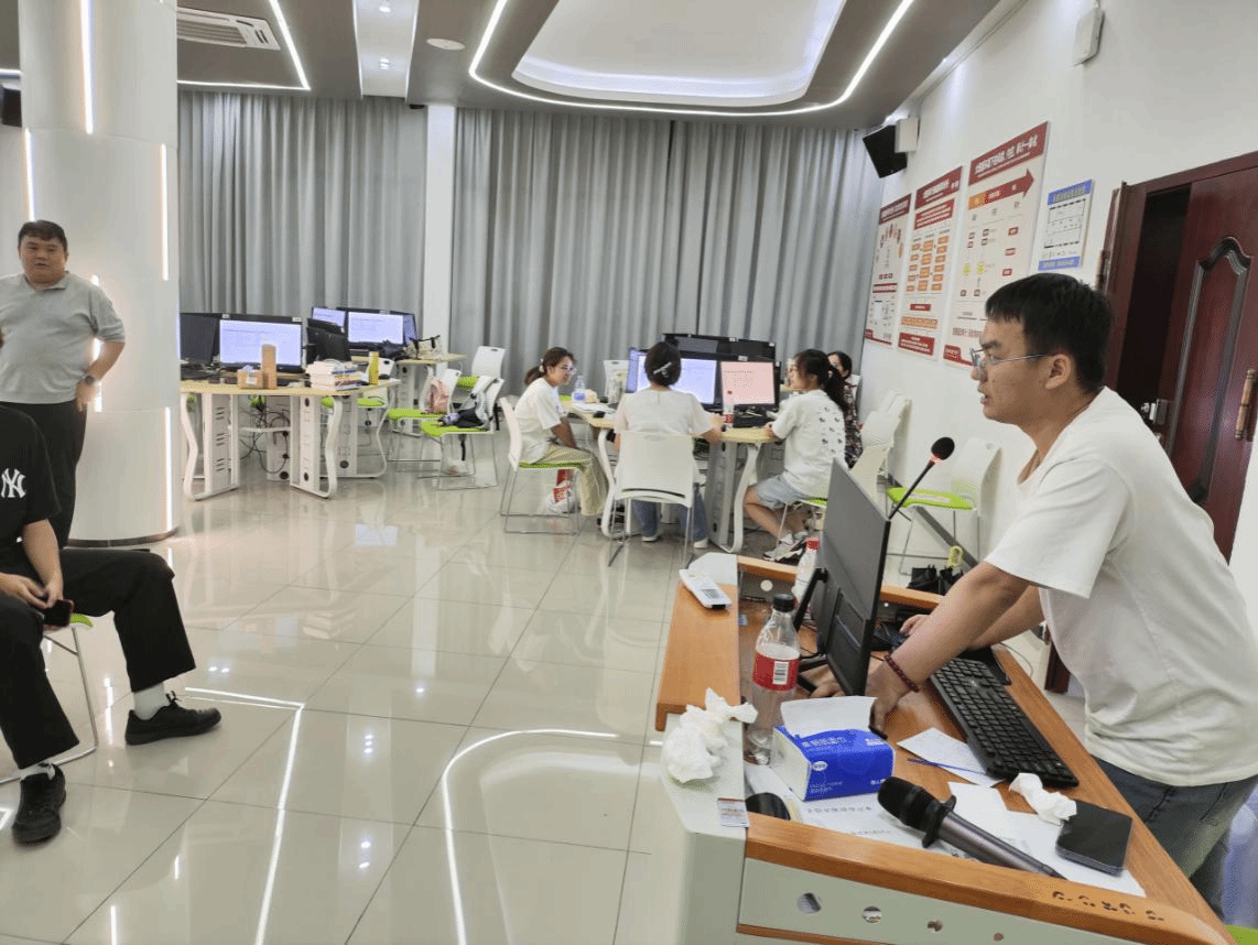 新道专家进校培训，助力沙盘竞赛队员冲刺省赛