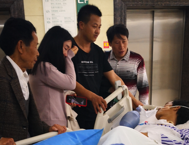 学生家庭突遭变故 全体师生齐伸援手