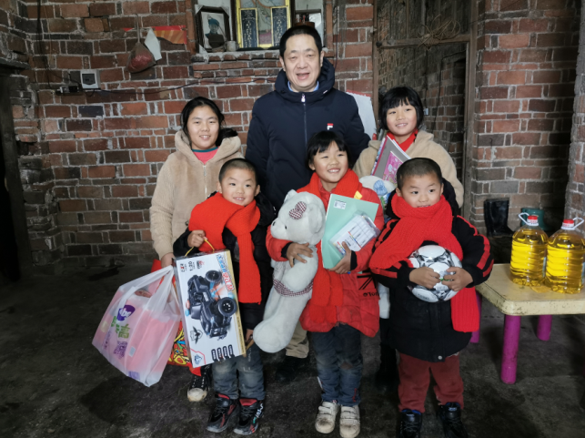 C:UsersAdministratorDesktop\u6559育帮扶助力乡村振兴—2026世界杯官网驻村工作队举行乡村振兴奖优助学表彰仪式\u8c03格式照片 .png