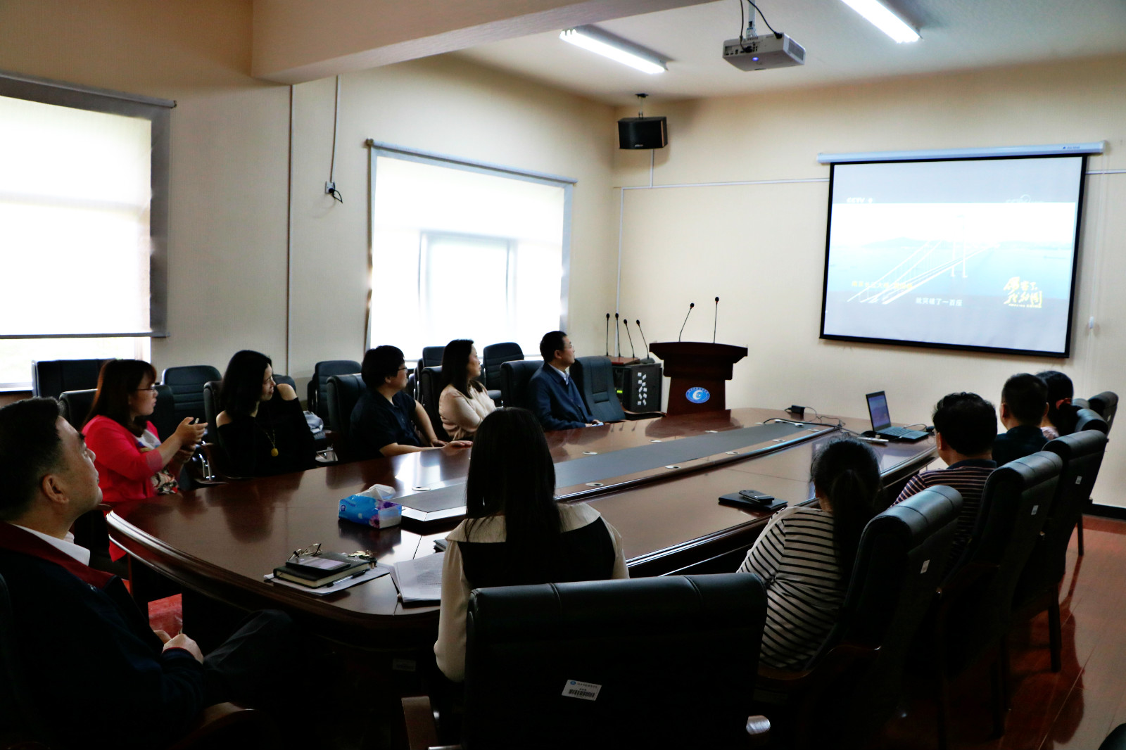 会计学院组织观看影片《厉害了，我的国》
