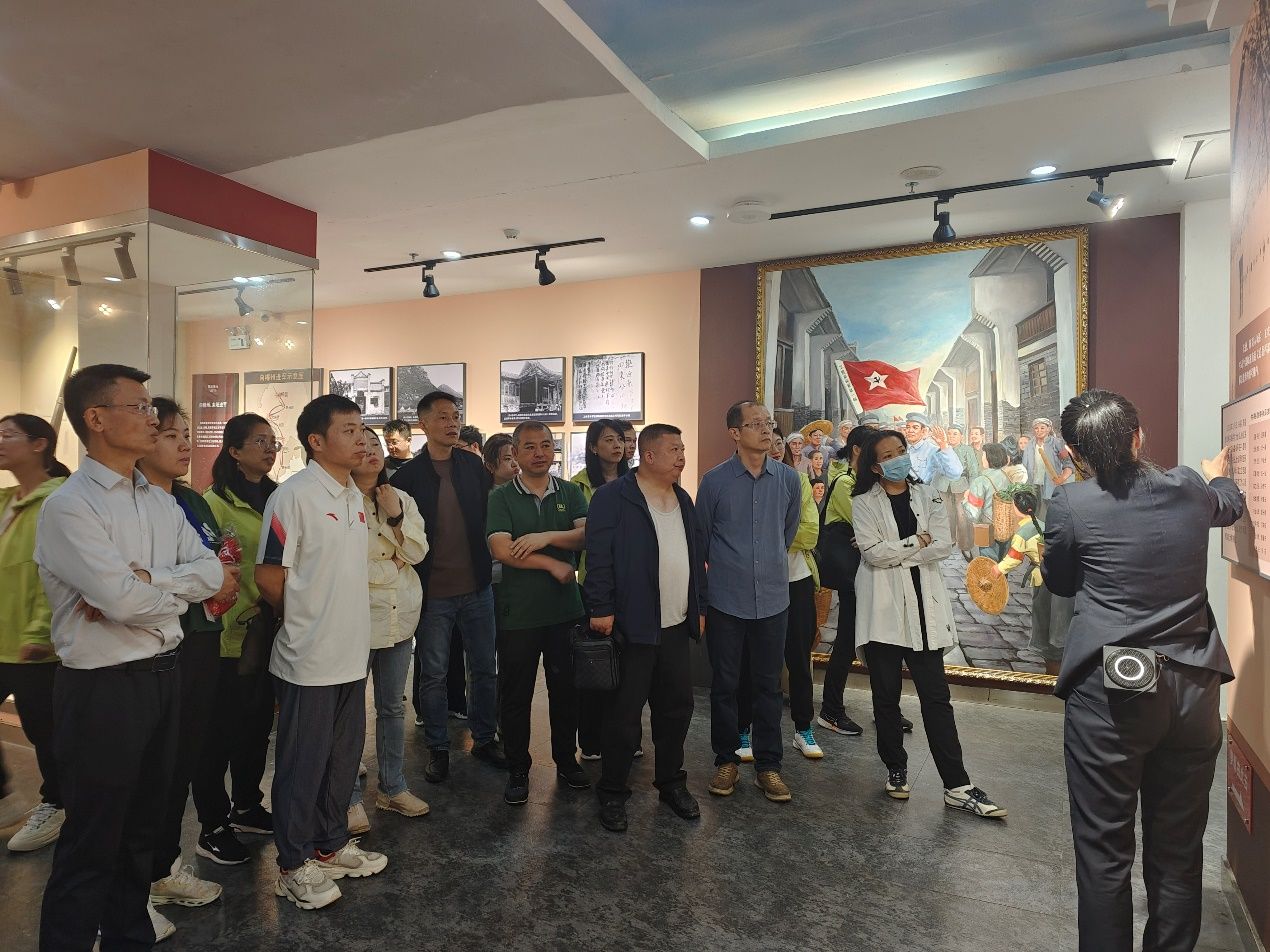 深情缅怀革命先烈 砥砺奋进新征程 ——工商管理学院党委开展参观湘南起义纪念馆党日活动