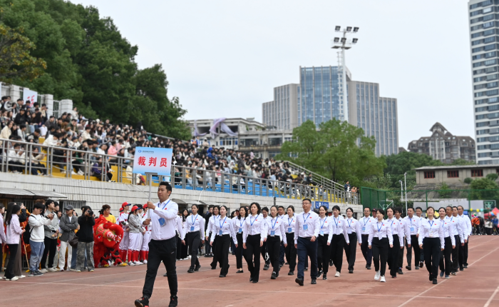 裁判员 贺.png