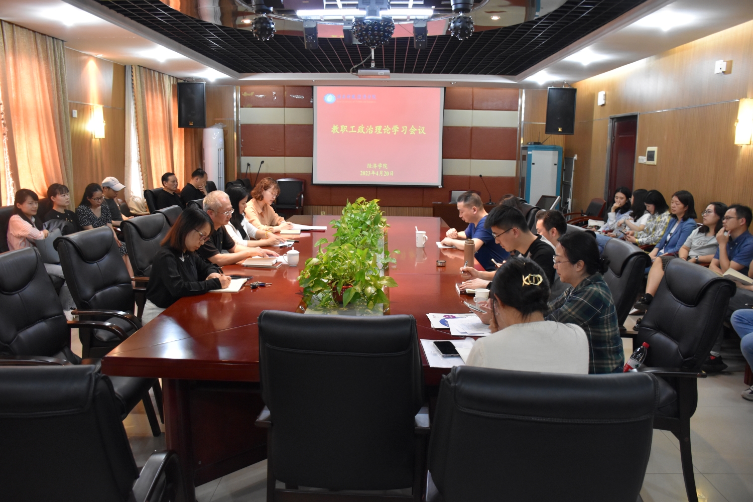 1682246504453029629.jpg 1682246504453029629.jpg