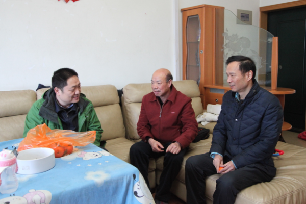 1507704276504962561.png 肖湘愚、晏金平走访慰问世界杯官网退休的原党委书记彭子美.png